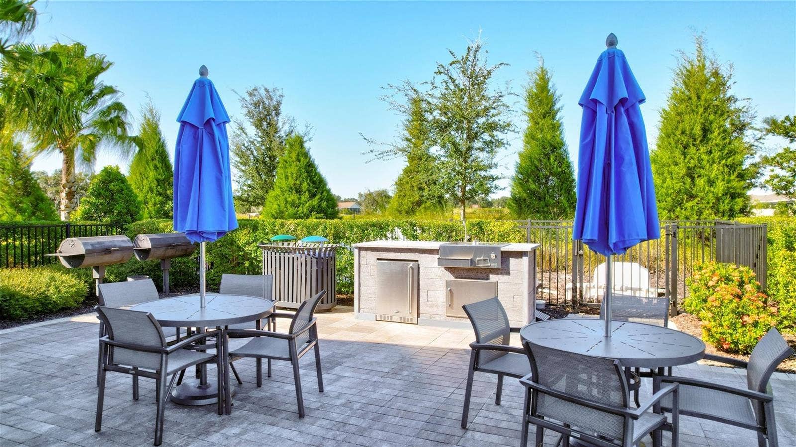Social Spaces to spend with neighbors!