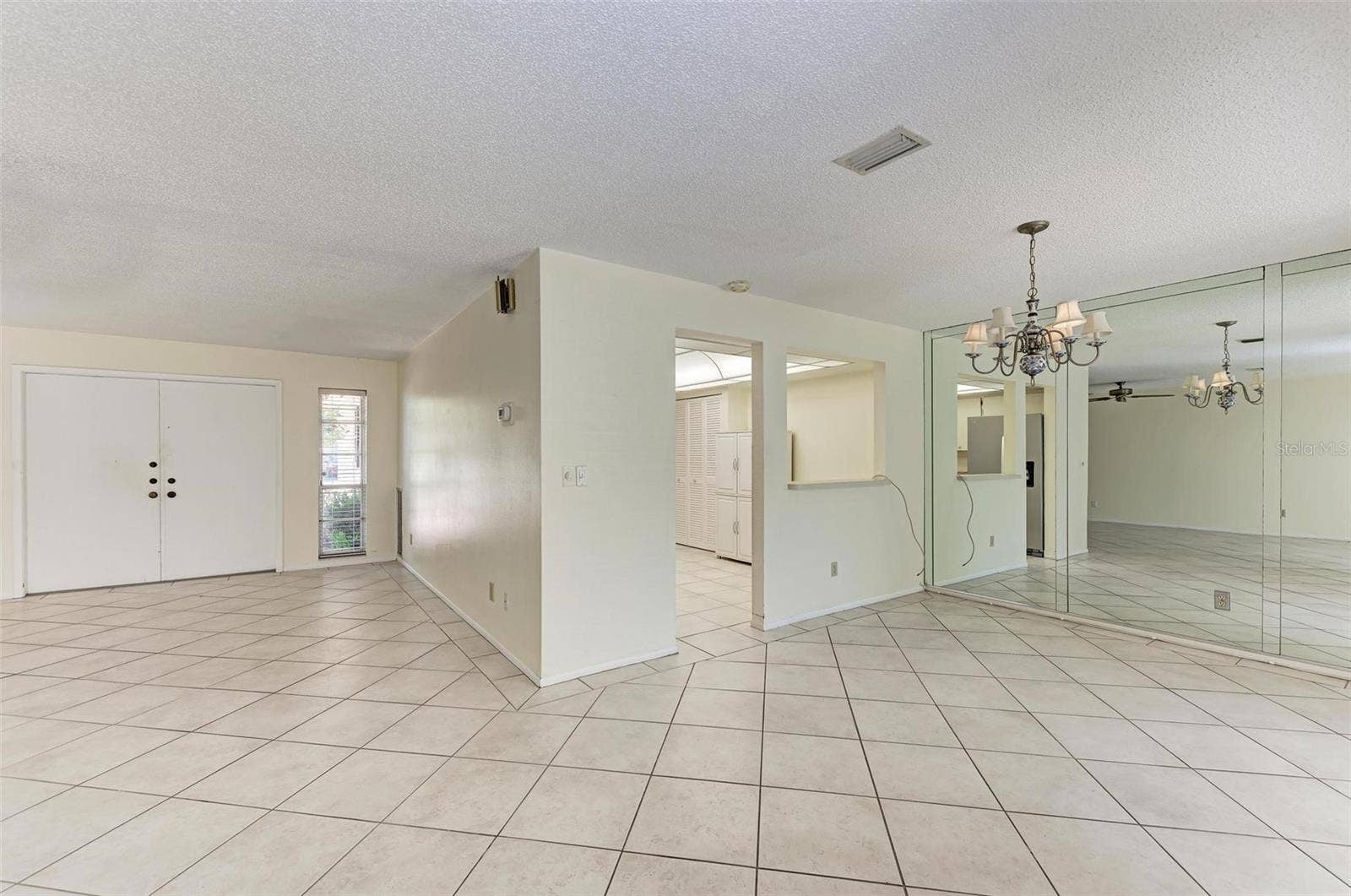 6954 W COUNTRY CLUB DRIVE N, Sarasota, FL 34243