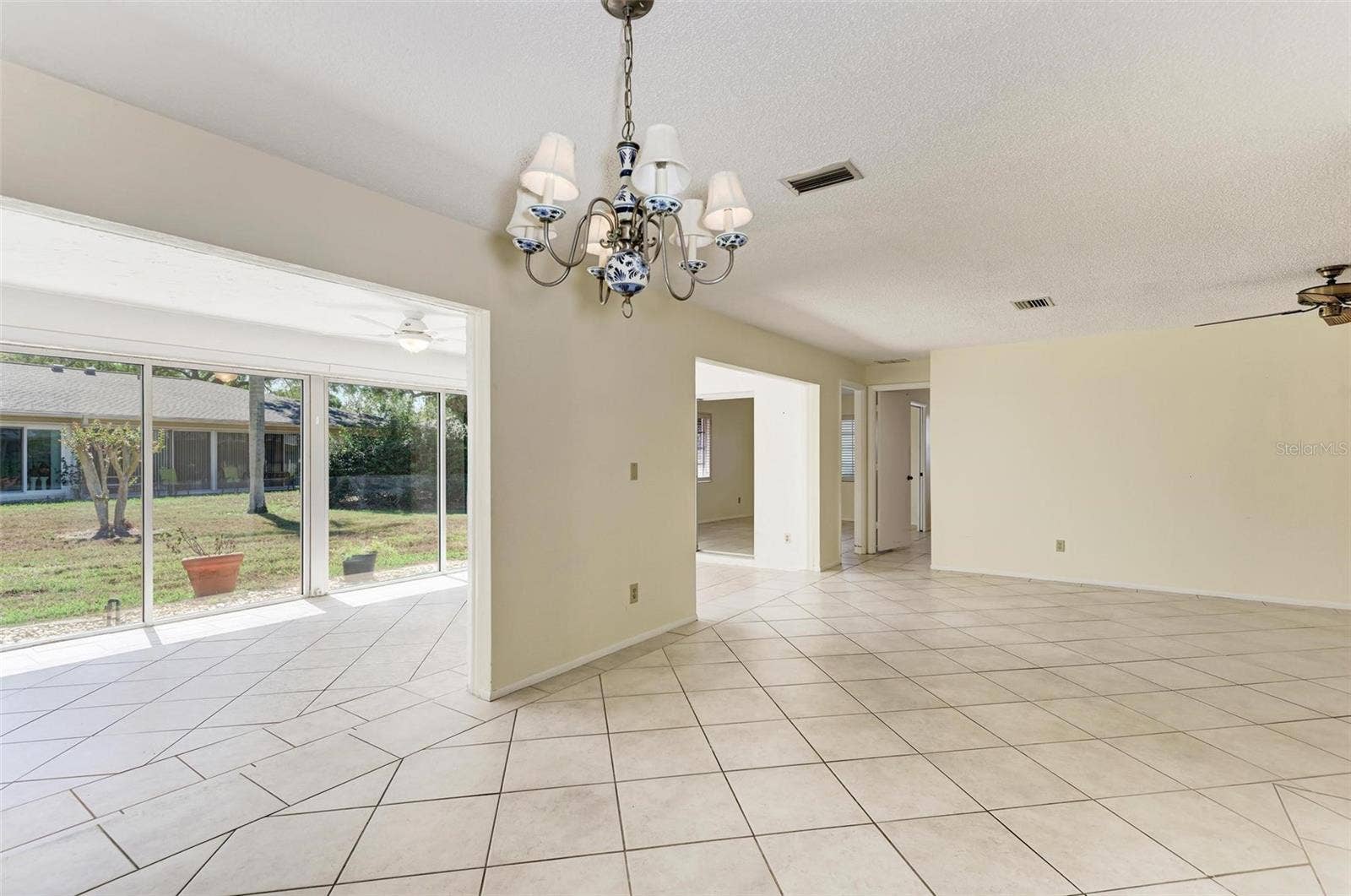 6954 W COUNTRY CLUB DRIVE N, Sarasota, FL 34243