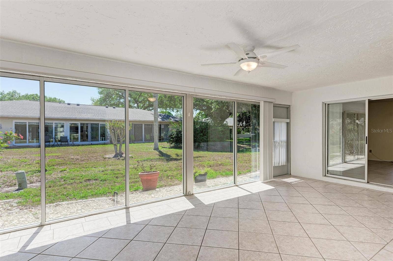 6954 W COUNTRY CLUB DRIVE N, Sarasota, FL 34243