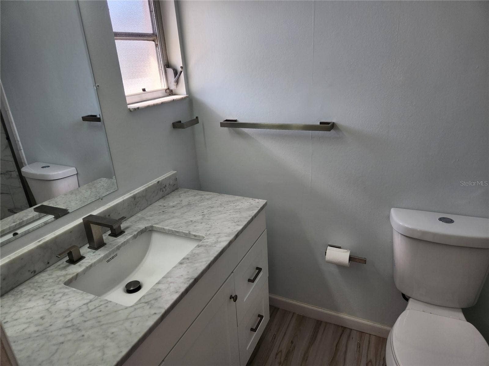 6954 W COUNTRY CLUB DRIVE N, Sarasota, FL 34243