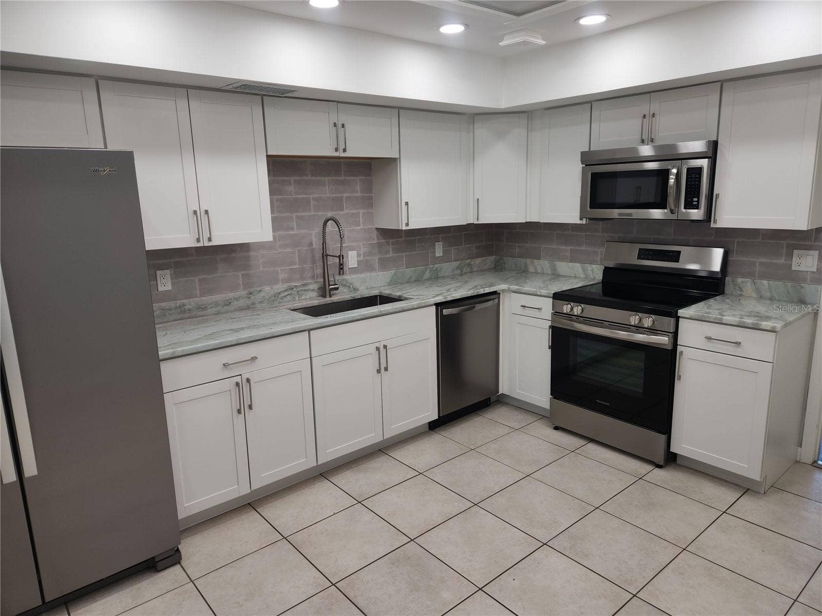 6954 W COUNTRY CLUB DRIVE N, Sarasota, FL 34243