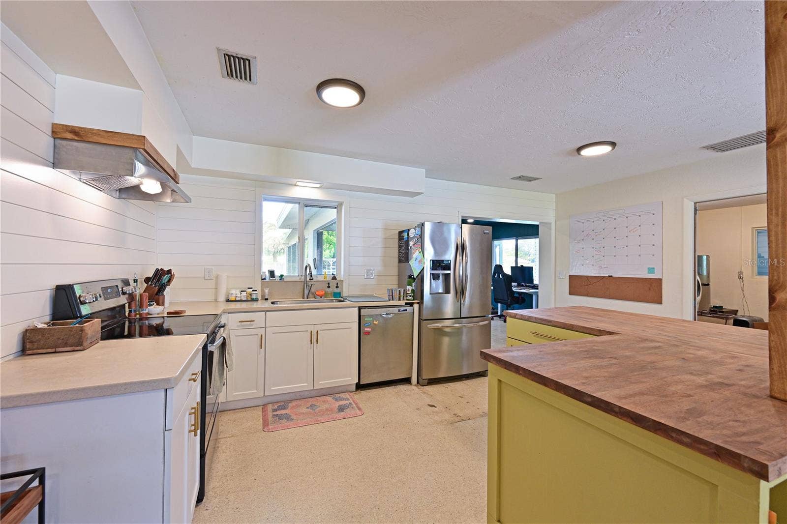 5812 2ND AVE DR NW, Bradenton, FL 34209 5812 2ND AVE DR NW, Bradenton, FL 34209