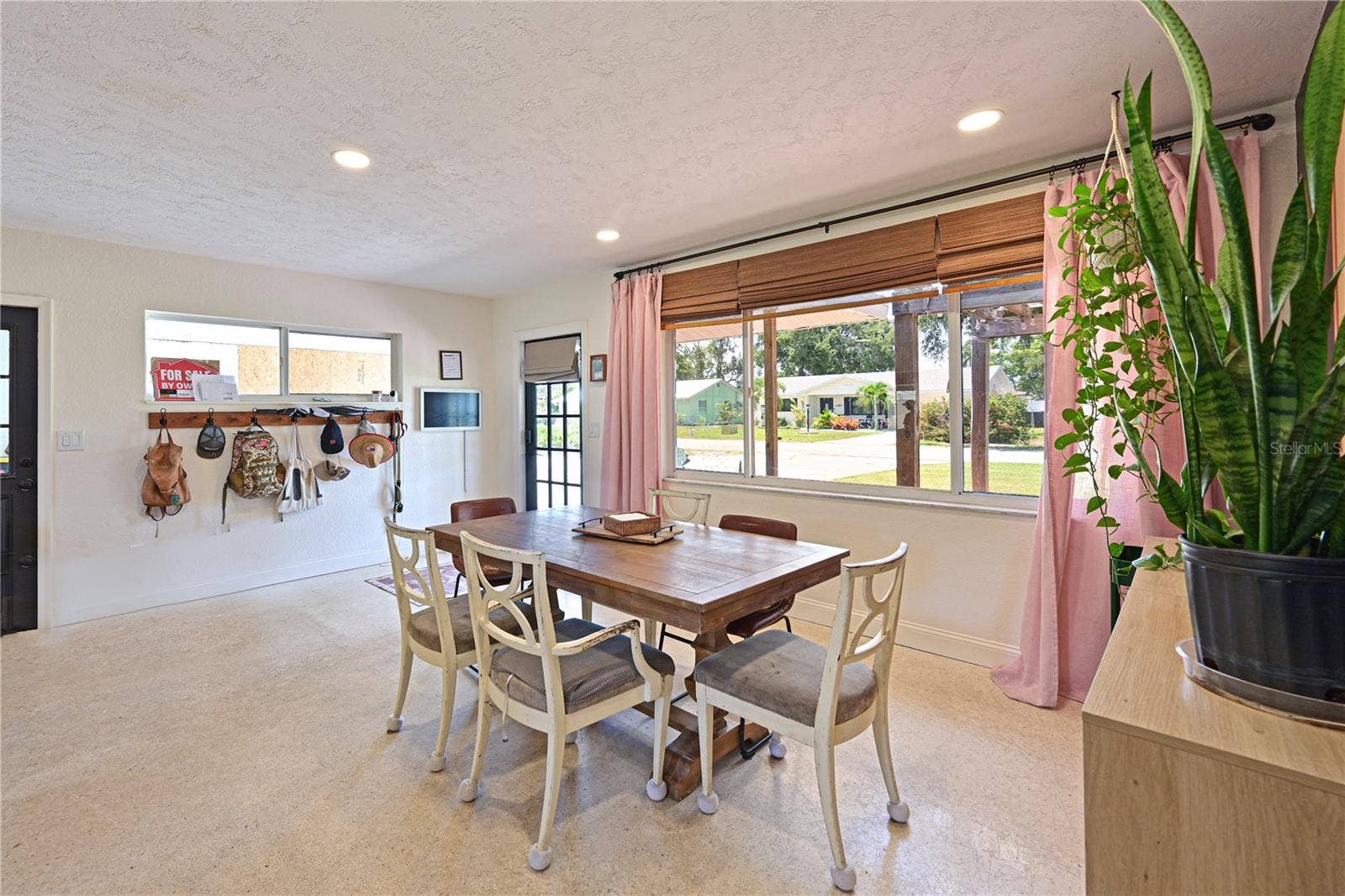 5812 2ND AVE DR NW, Bradenton, FL 34209 5812 2ND AVE DR NW, Bradenton, FL 34209