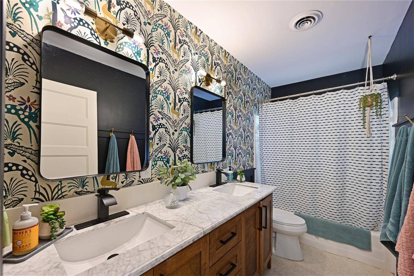 5812 2ND AVE DR NW, Bradenton, FL 34209 5812 2ND AVE DR NW, Bradenton, FL 34209