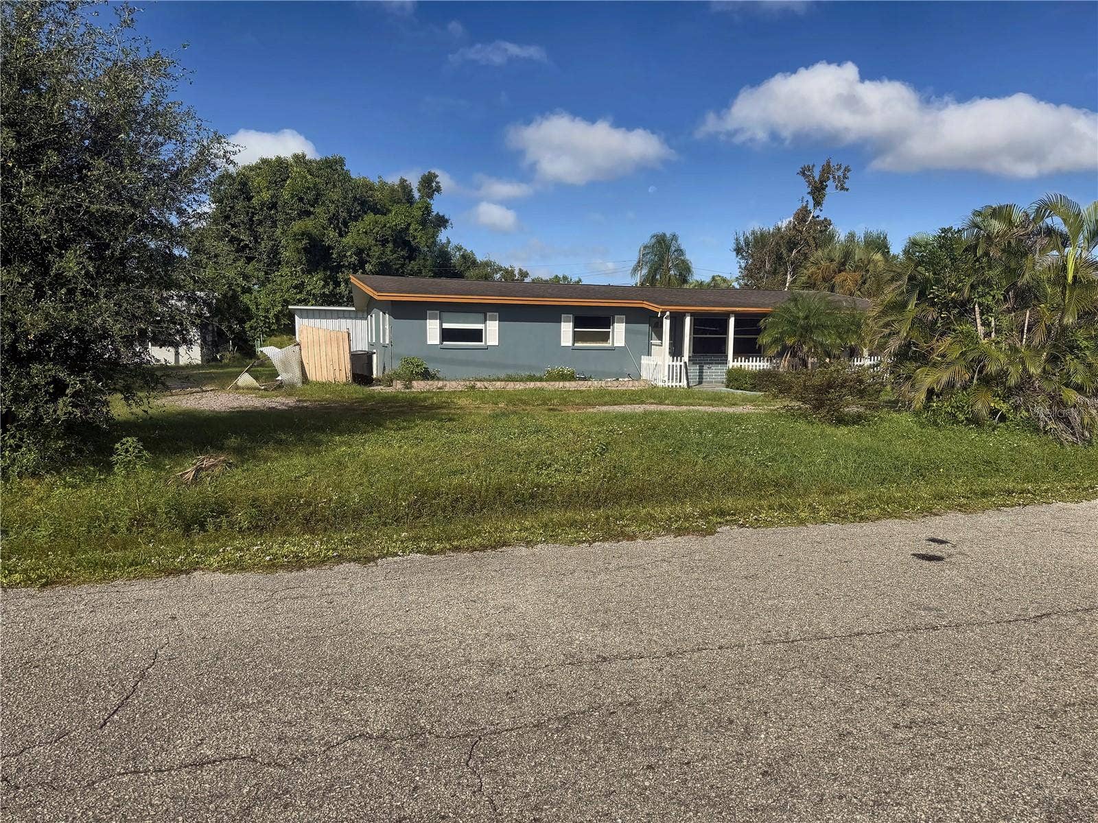 5616 24TH STREET E, Bradenton, FL 34203 5616 24TH STREET E, Bradenton, FL 34203