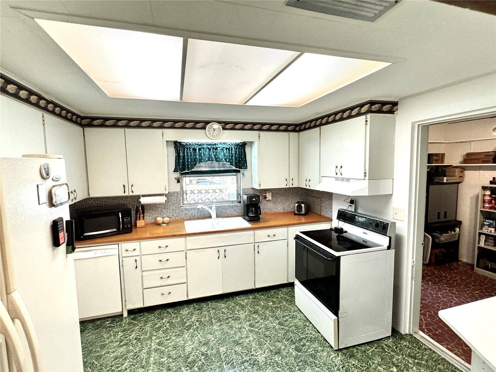 4306 GLORY PLACE, Sarasota, FL 34231 4306 GLORY PLACE, Sarasota, FL 34231