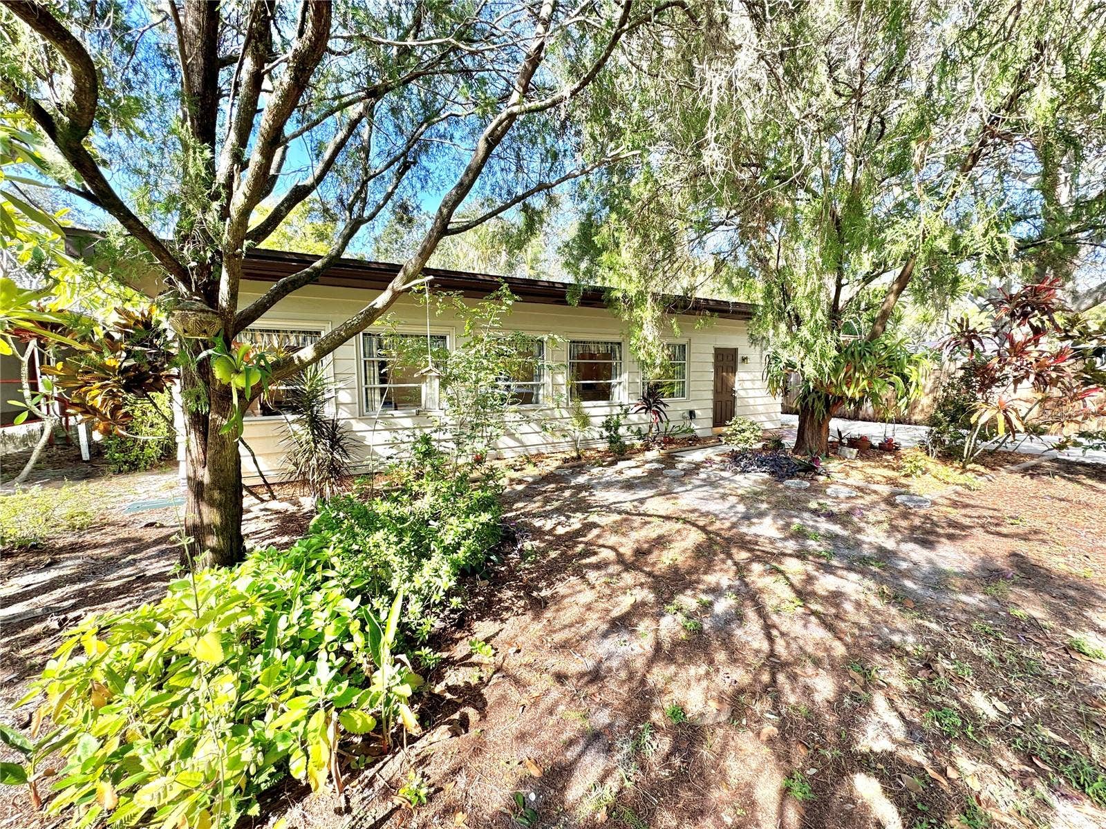 4306 GLORY PLACE, Sarasota, FL 34231 4306 GLORY PLACE, Sarasota, FL 34231