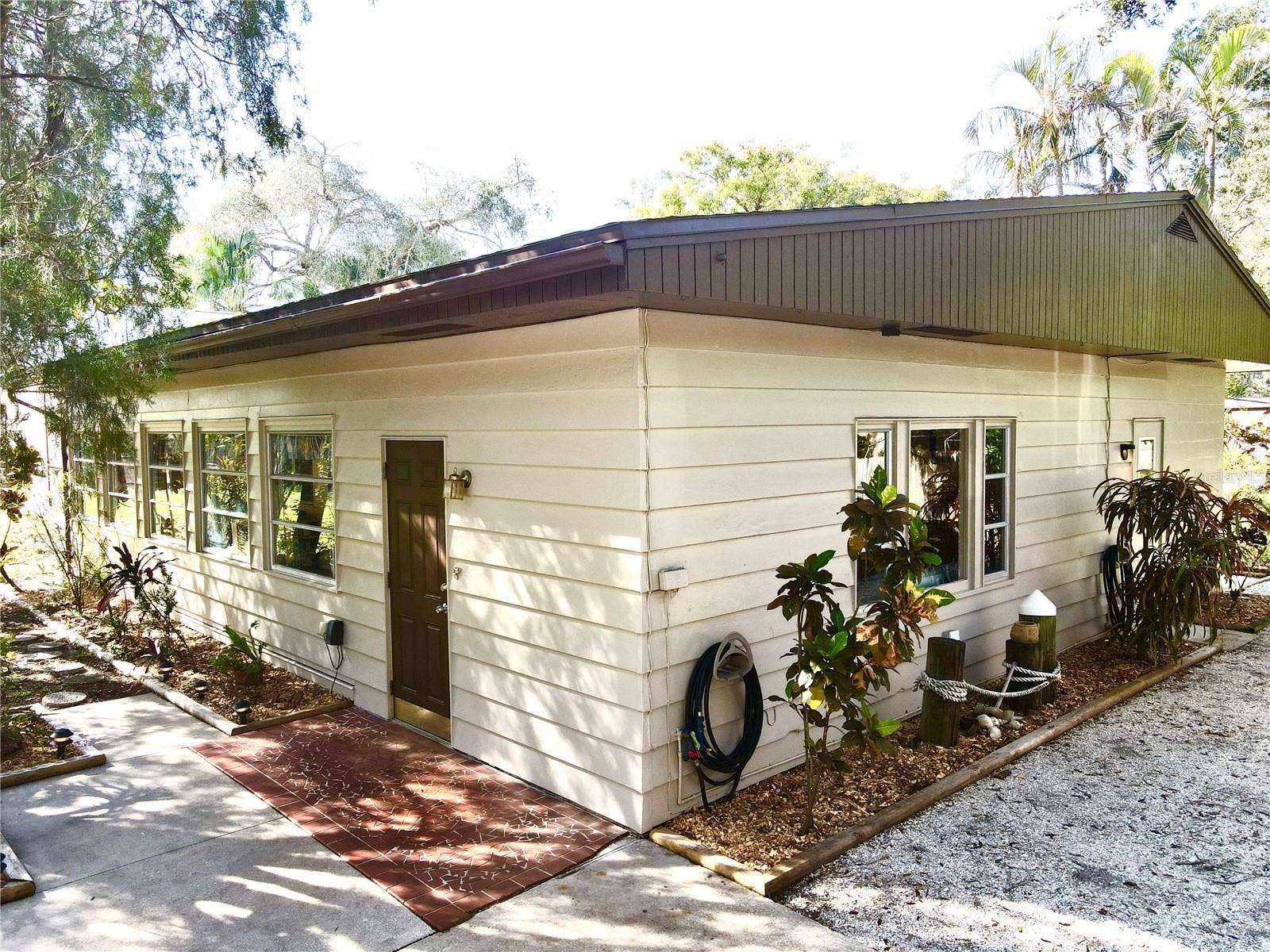4306 GLORY PLACE, Sarasota, FL 34231 4306 GLORY PLACE, Sarasota, FL 34231