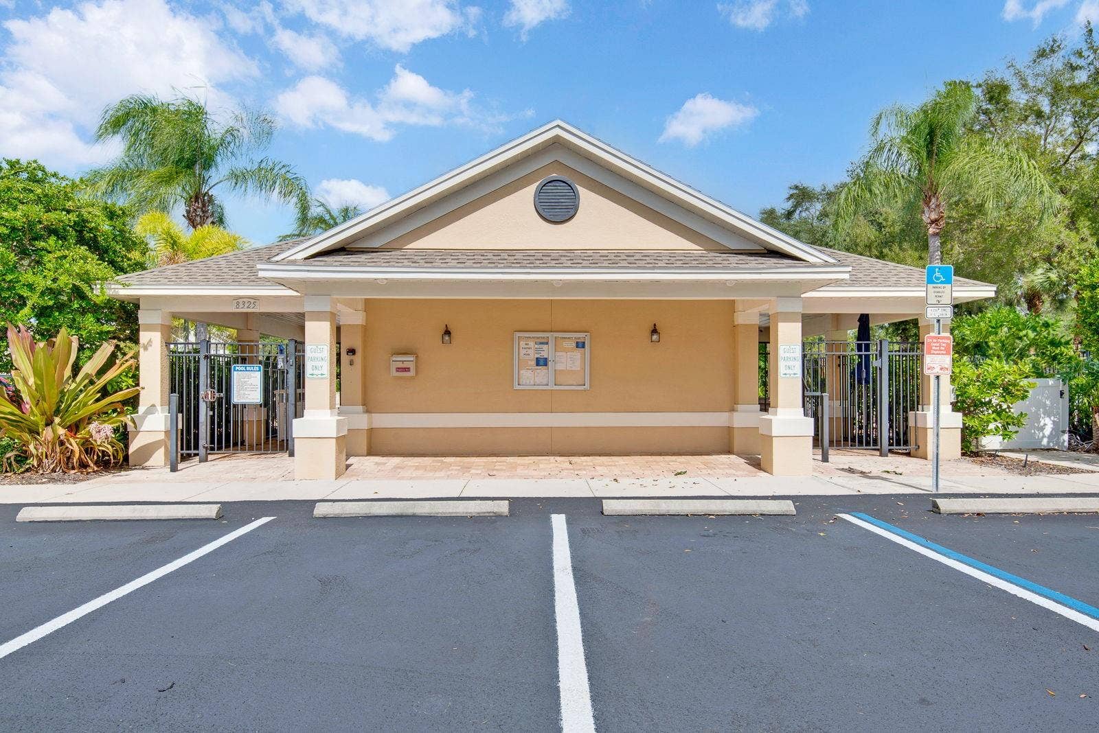 8304 72ND LANE E, Bradenton, FL 34201