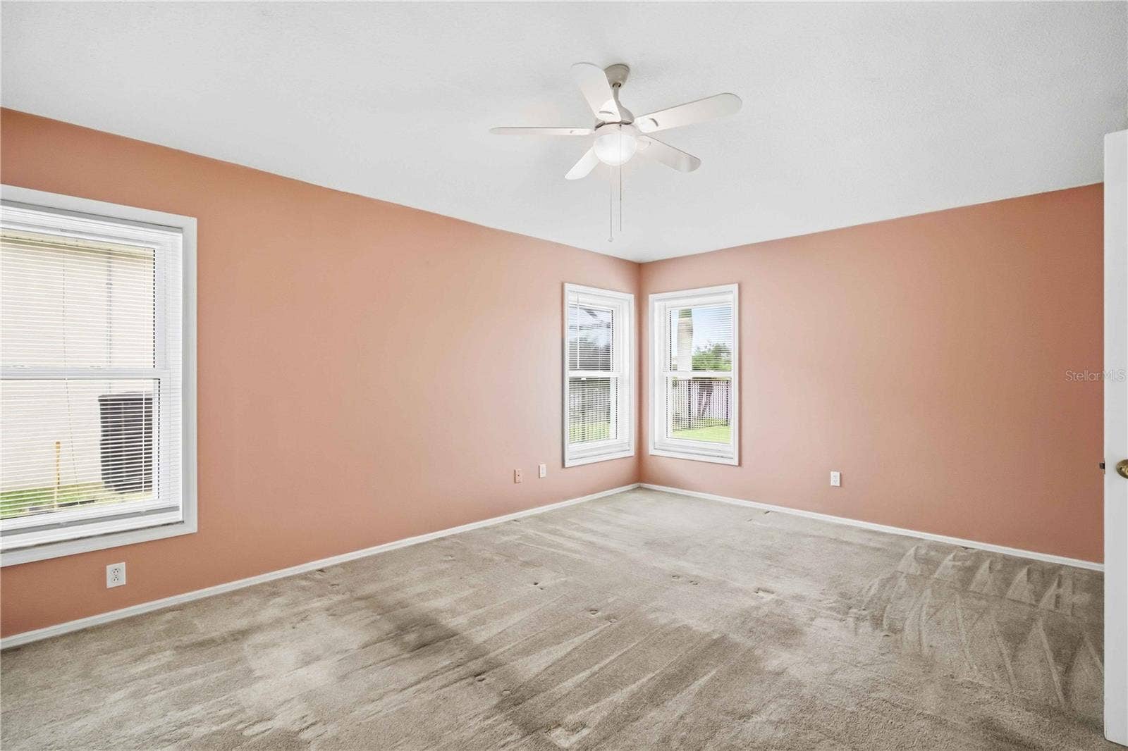 5207 52ND AVENUE W, Bradenton, FL 34210 5207 52ND AVENUE W, Bradenton, FL 34210