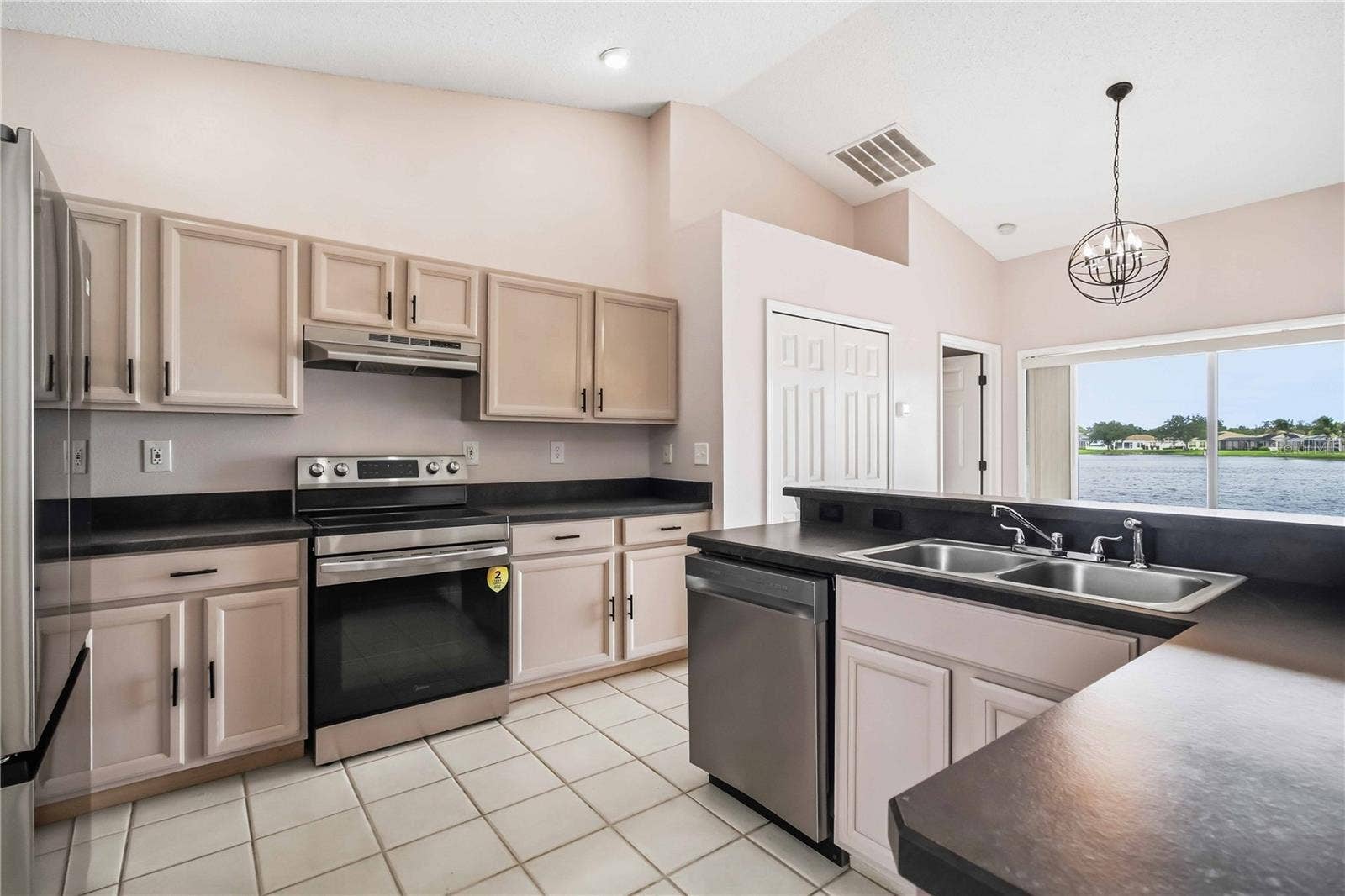 5207 52ND AVENUE W, Bradenton, FL 34210 5207 52ND AVENUE W, Bradenton, FL 34210