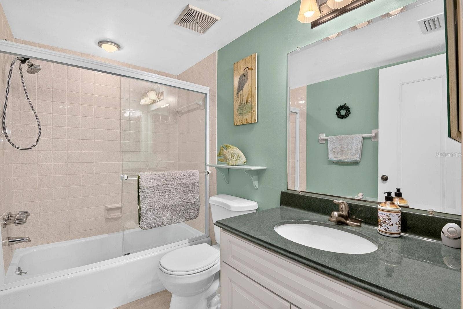 4745 INDEPENDENCE DRIVE, #4745, Bradenton, FL 34210 Guest Bathroom