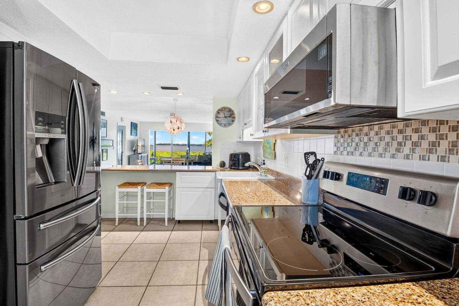 4745 INDEPENDENCE DRIVE, #4745, Bradenton, FL 34210 Kitchen facing out to bay area