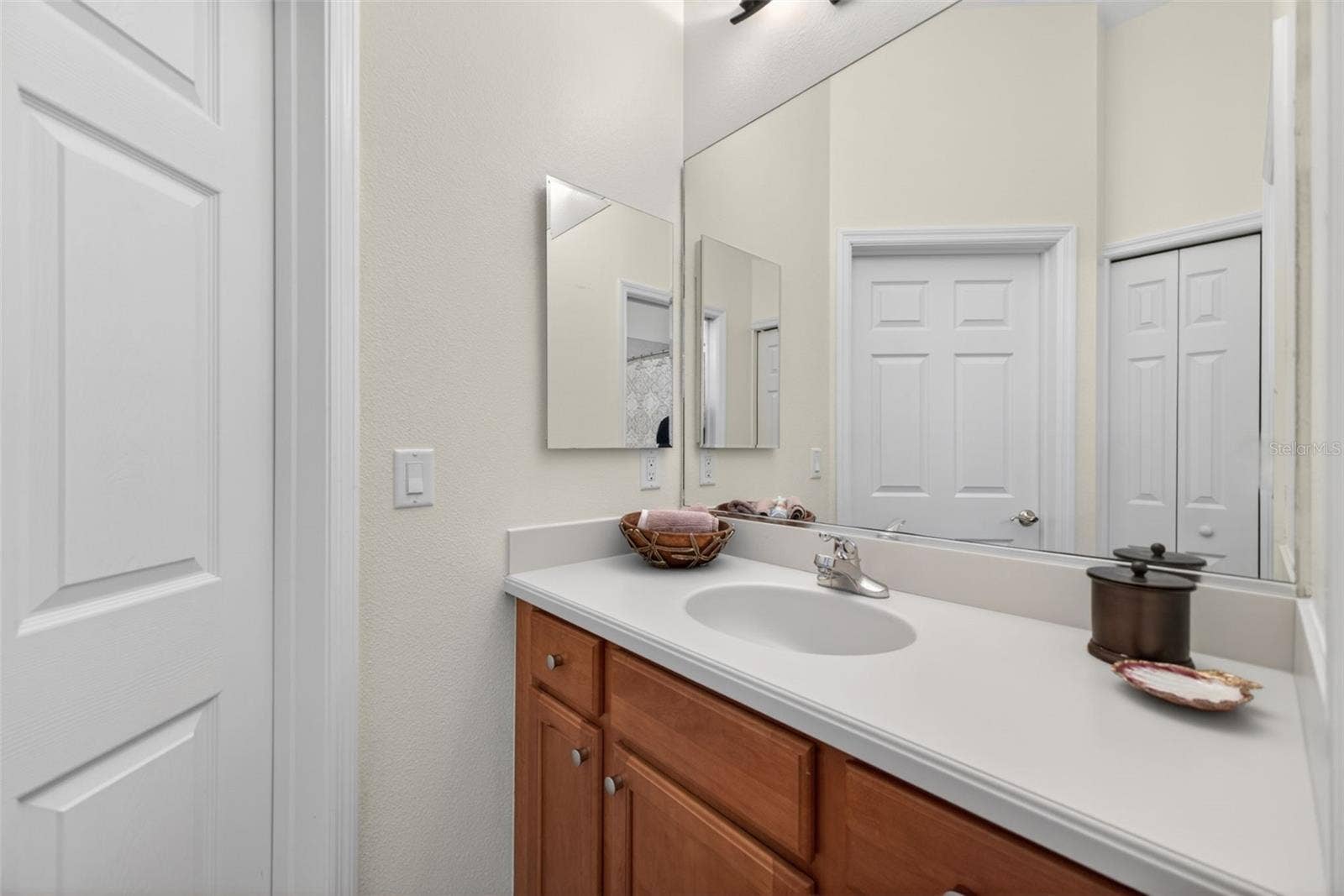 8229 MIRAMAR WAY, #204, Lakewood Ranch, FL 34202