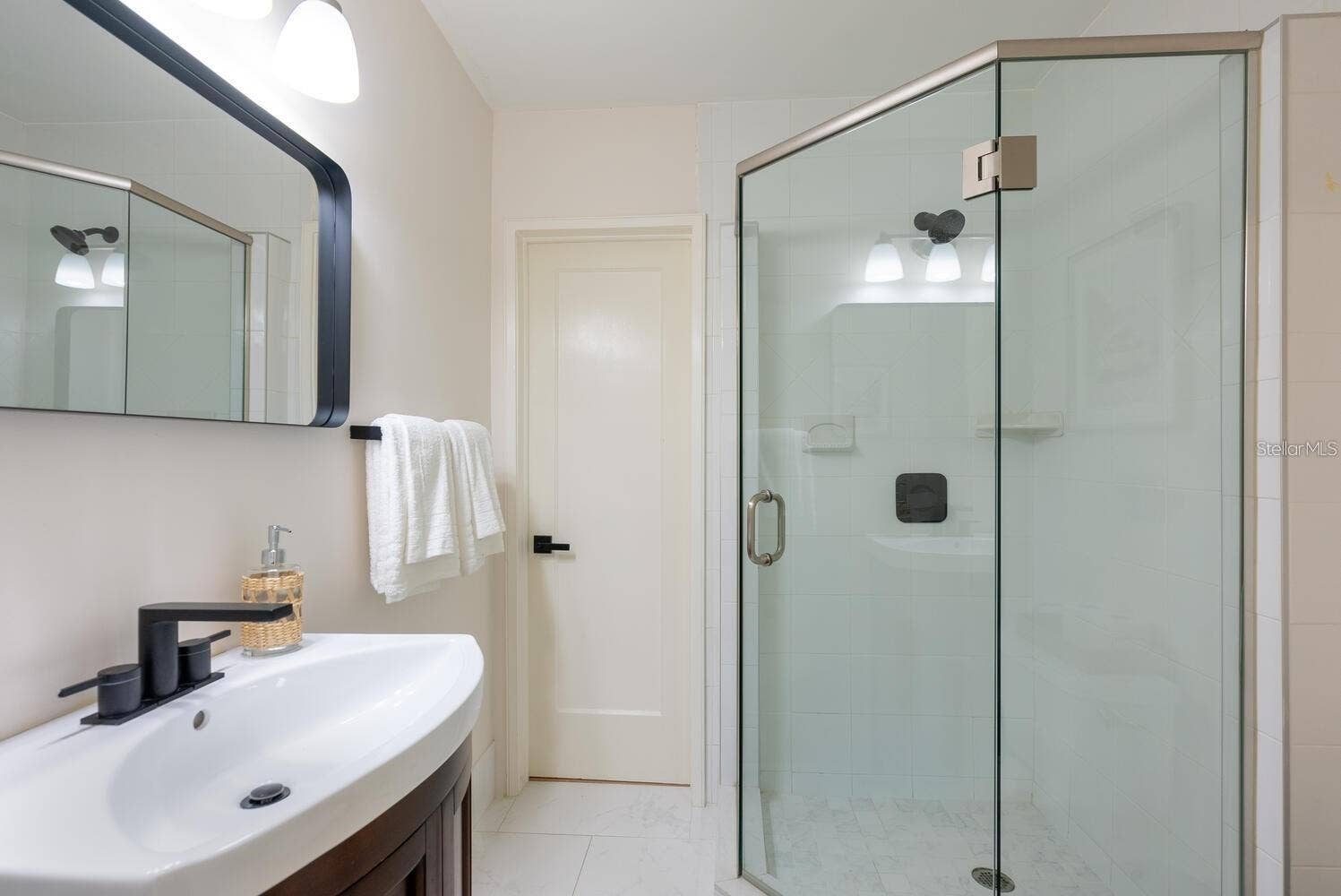 1931 HIGH POINT CIRCLE, Sarasota, FL 34236 1931 HIGH POINT CIRCLE, Sarasota, FL 34236