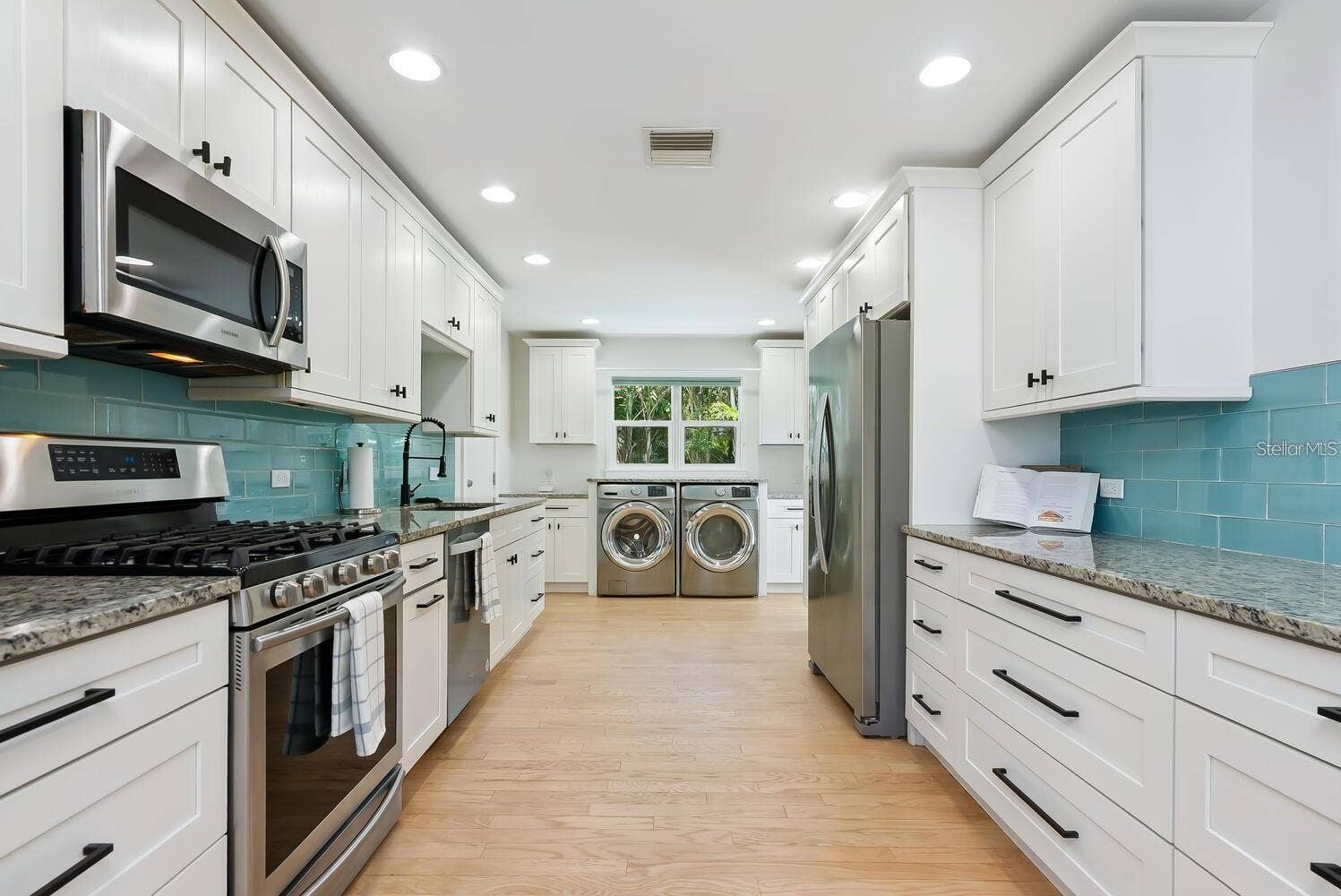 1931 HIGH POINT CIRCLE, Sarasota, FL 34236 1931 HIGH POINT CIRCLE, Sarasota, FL 34236