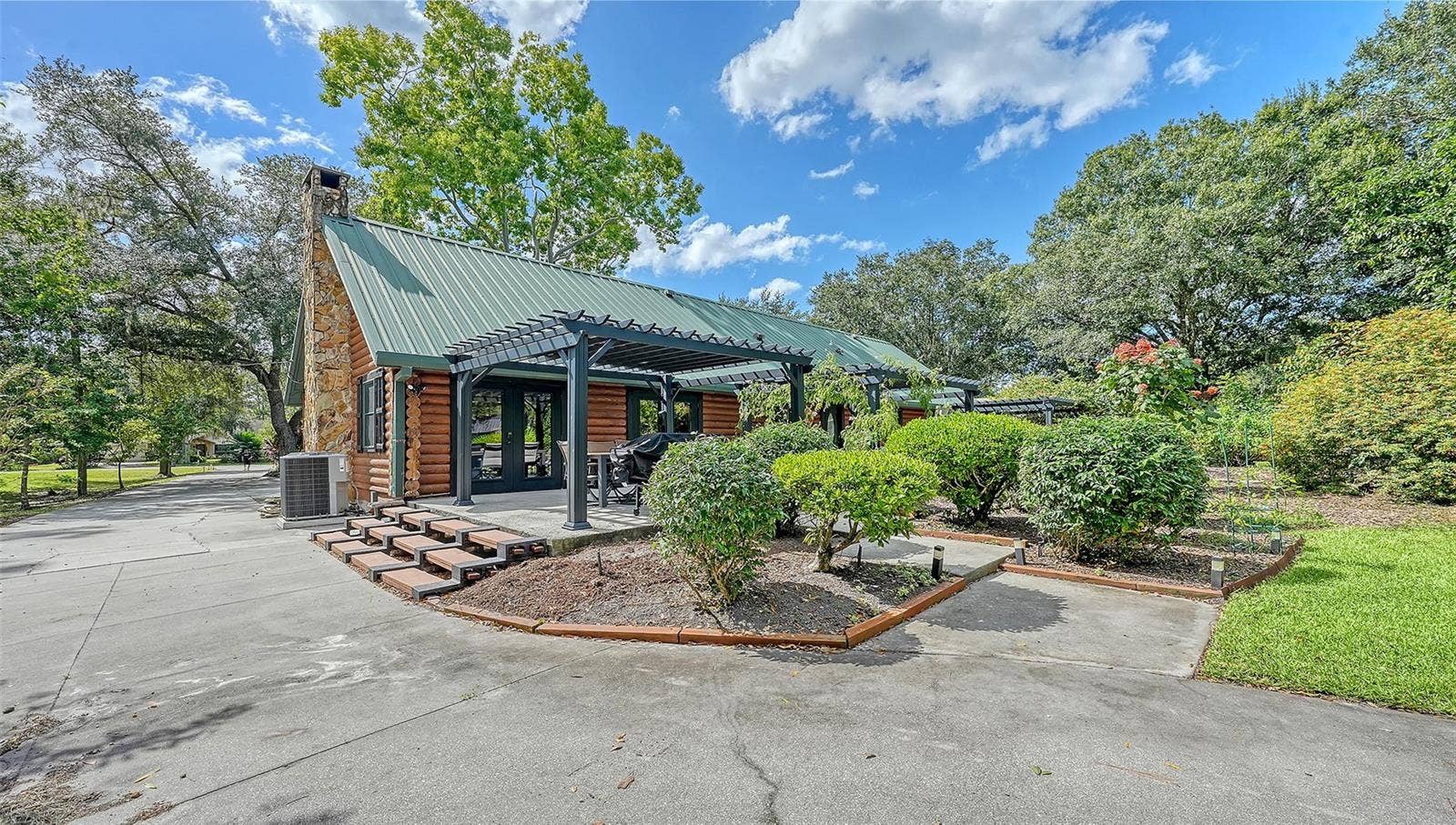 10604 OAK RUN DRIVE, Bradenton, FL 34211 10604 OAK RUN DRIVE, Bradenton, FL 34211