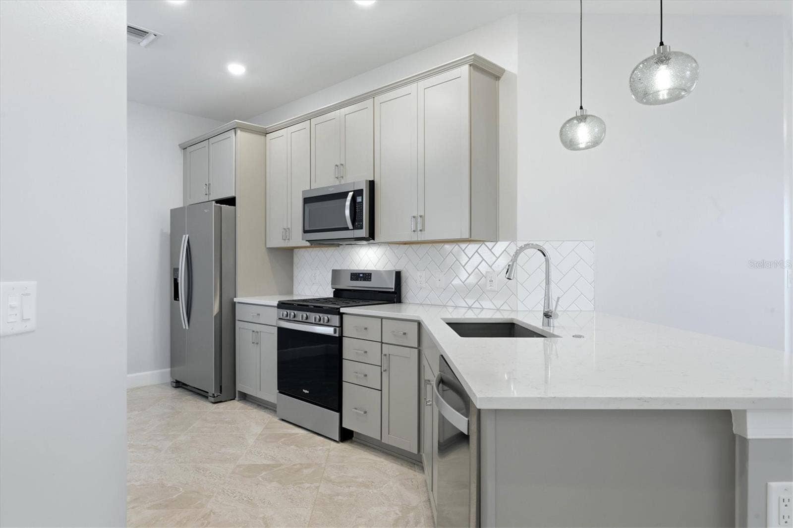 7665 SUMMERLAND COVE, Lakewood Ranch, FL 34202 7665 SUMMERLAND COVE, Lakewood Ranch, FL 34202