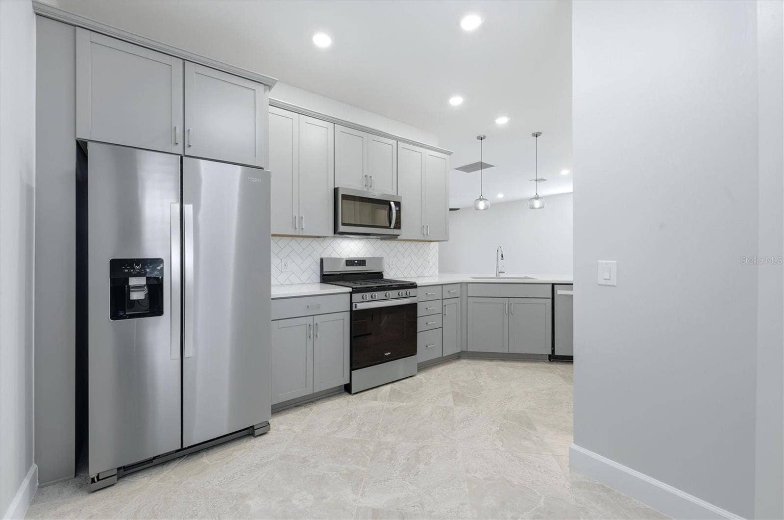 7665 SUMMERLAND COVE, Lakewood Ranch, FL 34202 7665 SUMMERLAND COVE, Lakewood Ranch, FL 34202