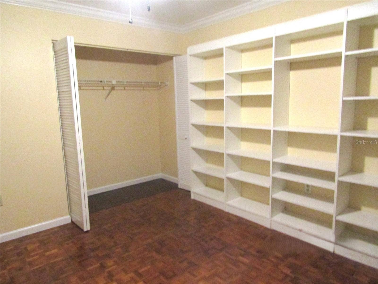 3688 GLEN OAKS MANOR DRIVE, Sarasota, FL 34232 3688 GLEN OAKS MANOR DRIVE, Sarasota, FL 34232
