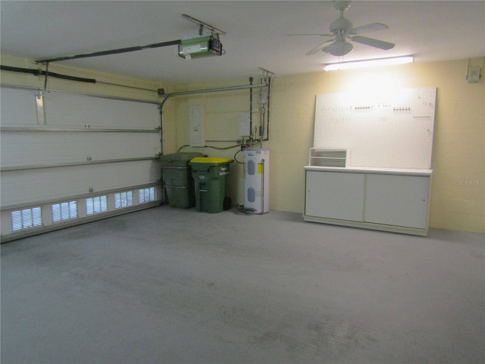 3688 GLEN OAKS MANOR DRIVE, Sarasota, FL 34232 3688 GLEN OAKS MANOR DRIVE, Sarasota, FL 34232