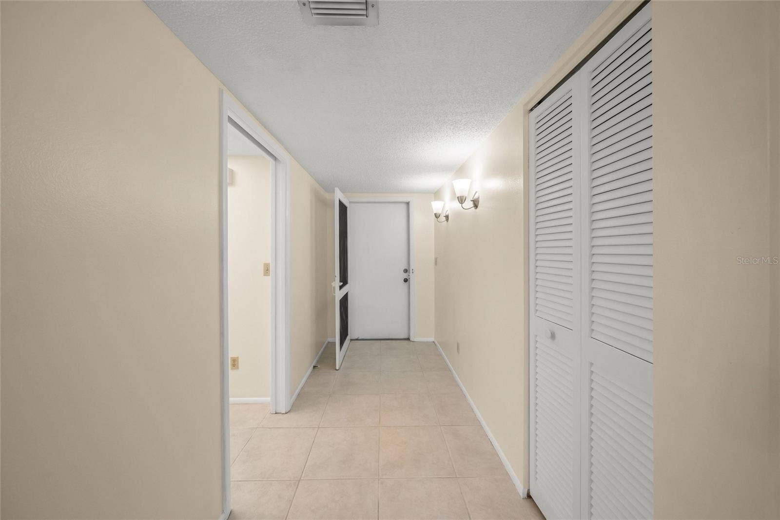 7860 PALM AIRE LANE, #105, Sarasota, FL 34243 7860 PALM AIRE LANE, #105, Sarasota, FL 34243