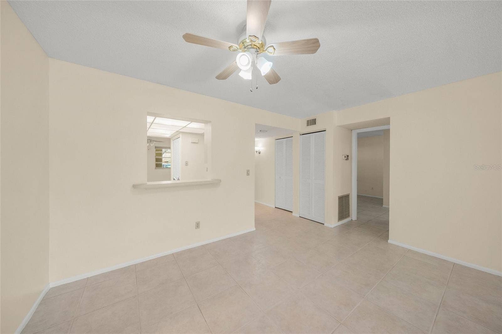 7860 PALM AIRE LANE, #105, Sarasota, FL 34243 7860 PALM AIRE LANE, #105, Sarasota, FL 34243