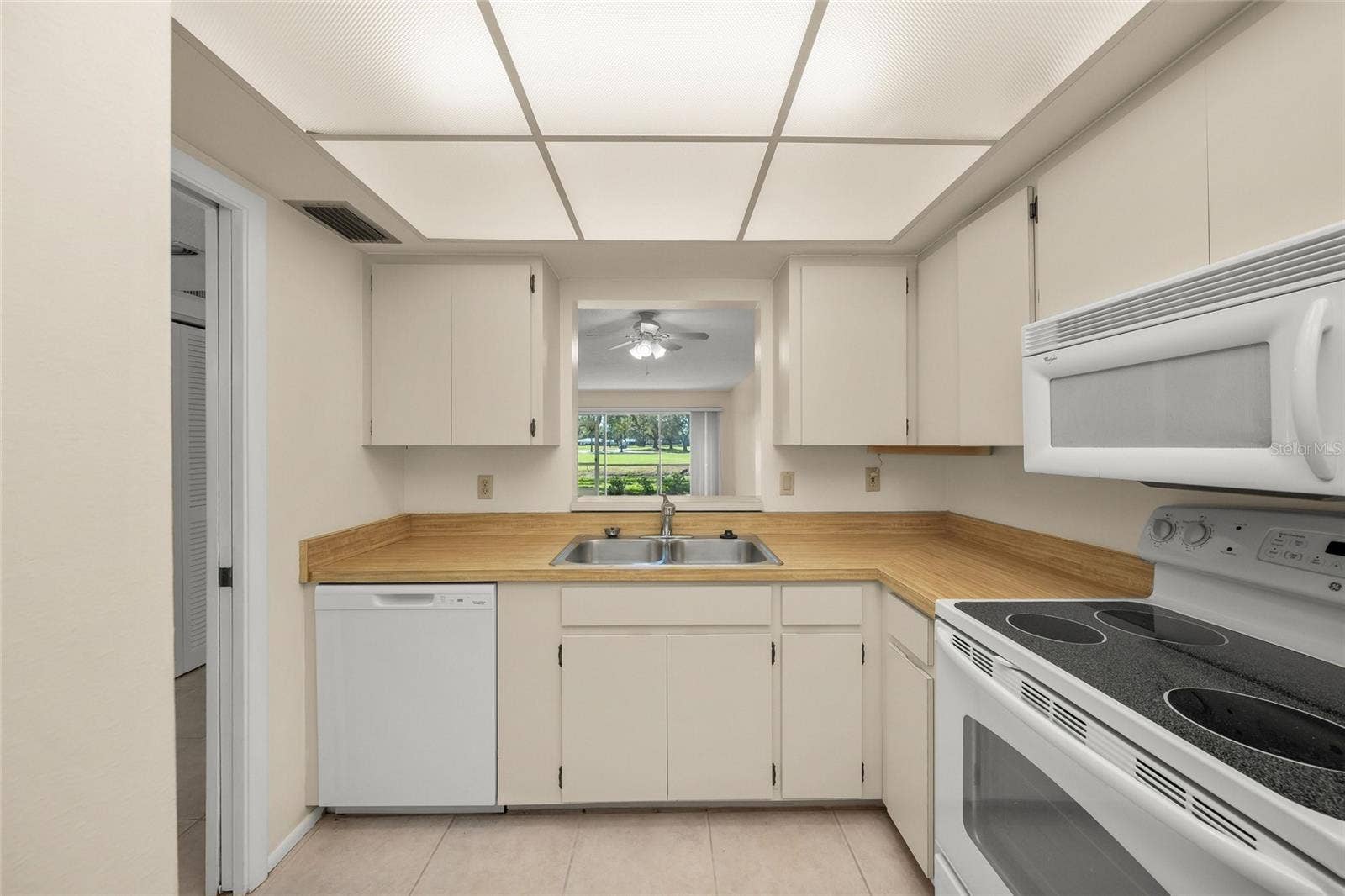 7860 PALM AIRE LANE, #105, Sarasota, FL 34243 7860 PALM AIRE LANE, #105, Sarasota, FL 34243
