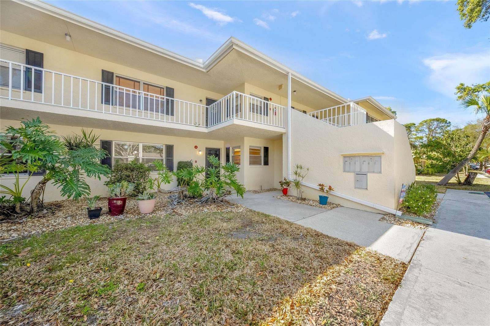7860 PALM AIRE LANE, #105, Sarasota, FL 34243 7860 PALM AIRE LANE, #105, Sarasota, FL 34243