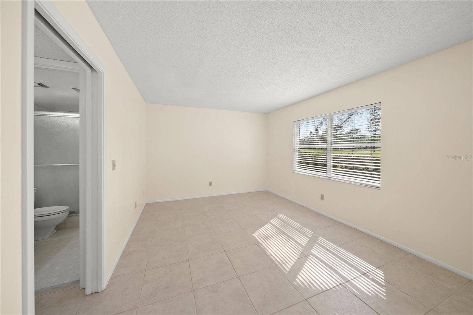 7860 PALM AIRE LANE, #105, Sarasota, FL 34243 7860 PALM AIRE LANE, #105, Sarasota, FL 34243