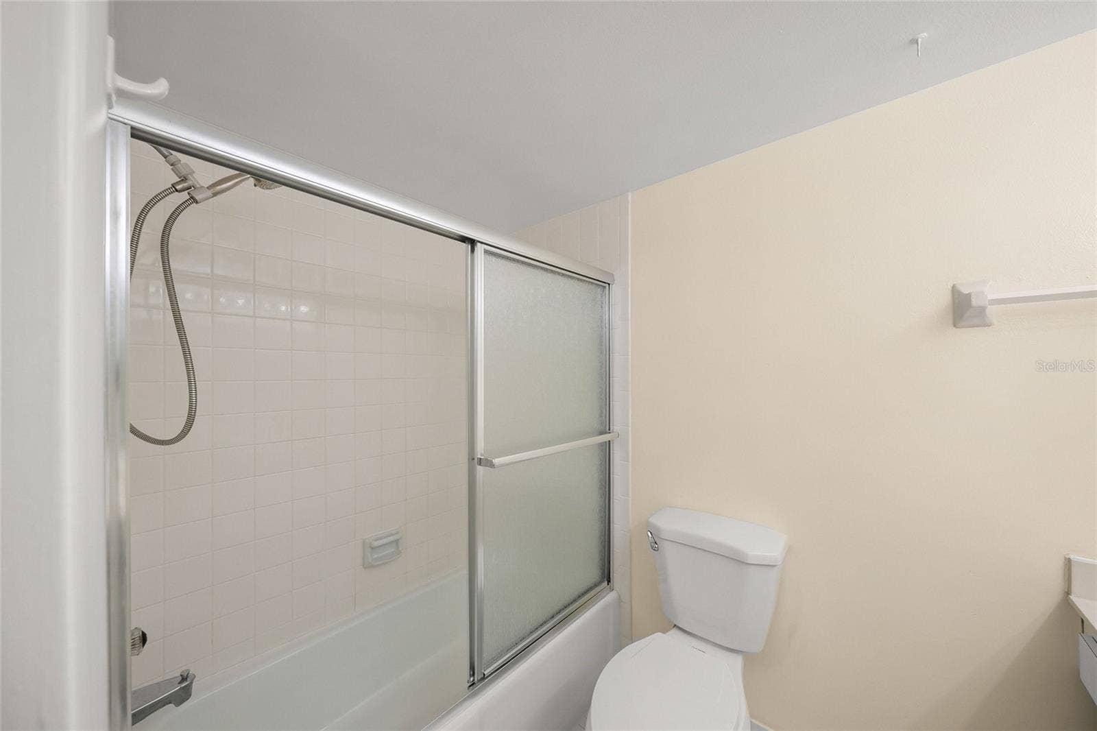 7860 PALM AIRE LANE, #105, Sarasota, FL 34243 7860 PALM AIRE LANE, #105, Sarasota, FL 34243