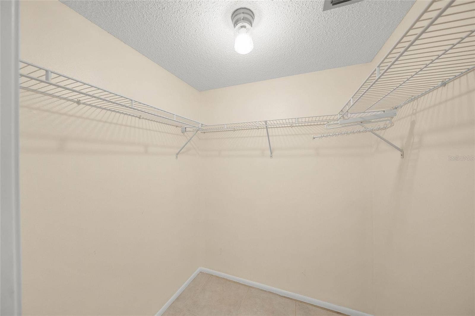 7860 PALM AIRE LANE, #105, Sarasota, FL 34243 7860 PALM AIRE LANE, #105, Sarasota, FL 34243