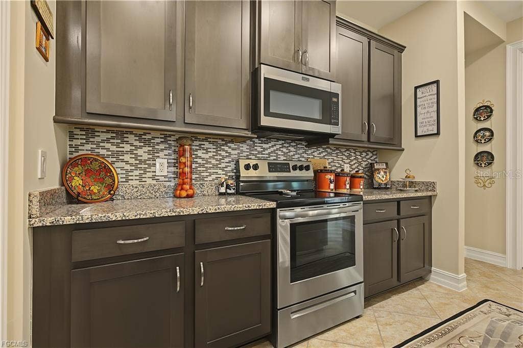 3161 AMADORA CIRCLE, Cape Coral, FL 33909 3161 AMADORA CIRCLE, Cape Coral, FL 33909