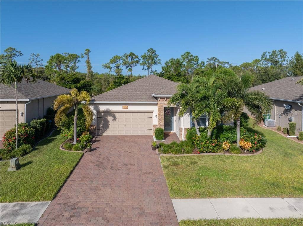 3161 AMADORA CIRCLE, Cape Coral, FL 33909 3161 AMADORA CIRCLE, Cape Coral, FL 33909