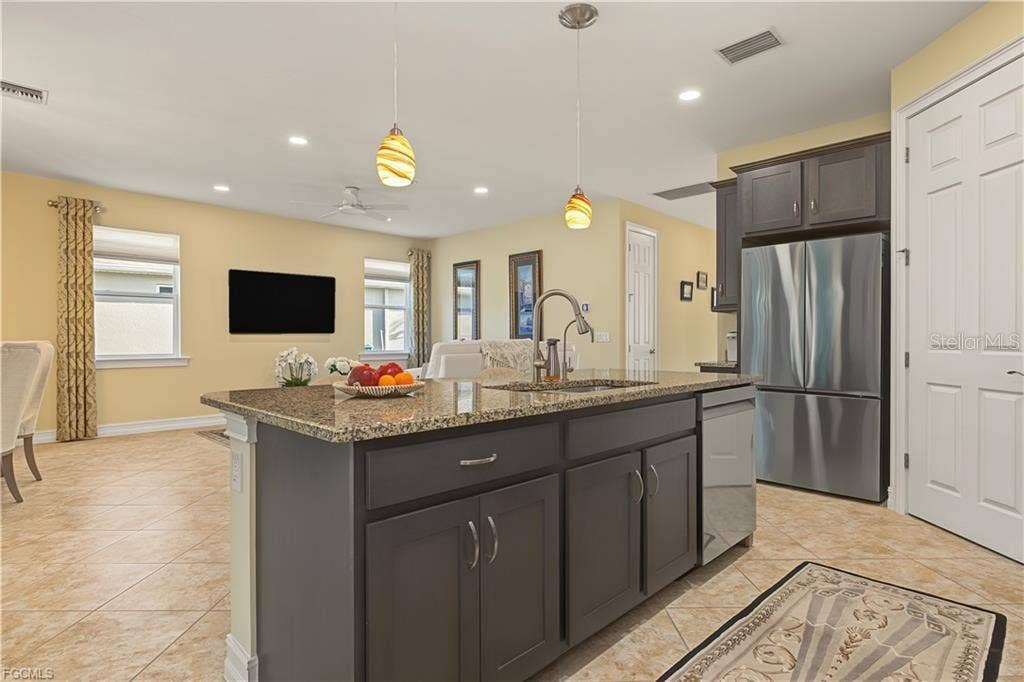 3161 AMADORA CIRCLE, Cape Coral, FL 33909 3161 AMADORA CIRCLE, Cape Coral, FL 33909