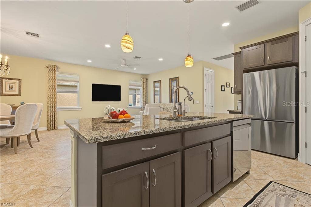 3161 AMADORA CIRCLE, Cape Coral, FL 33909 3161 AMADORA CIRCLE, Cape Coral, FL 33909