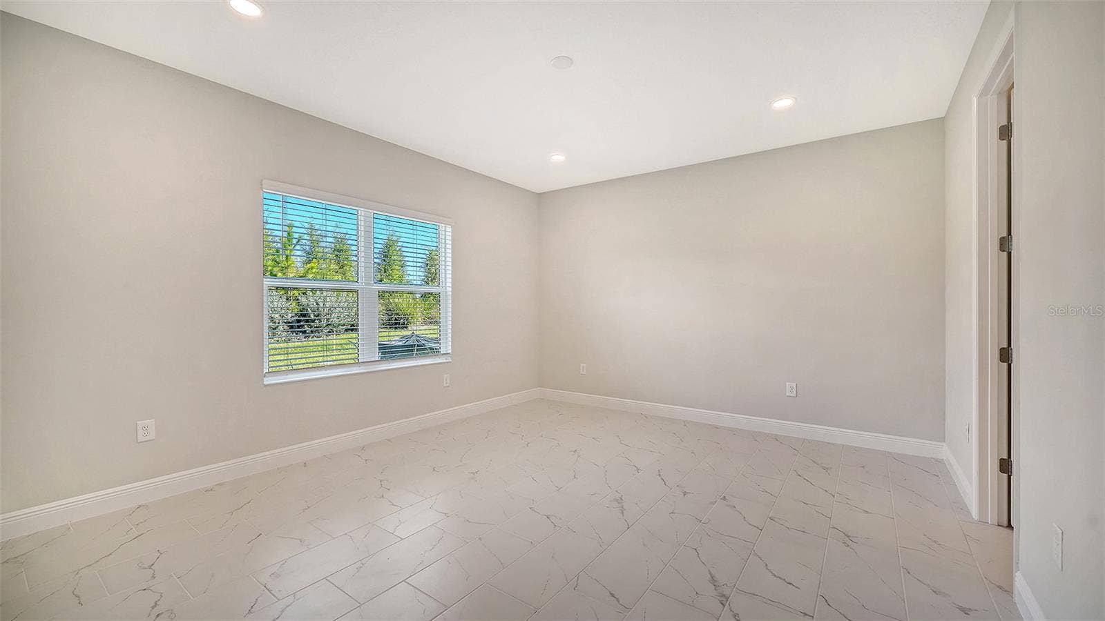 8472 ANTHIRIUM LOOP, Sarasota, FL 34240 8472 ANTHIRIUM LOOP, Sarasota, FL 34240