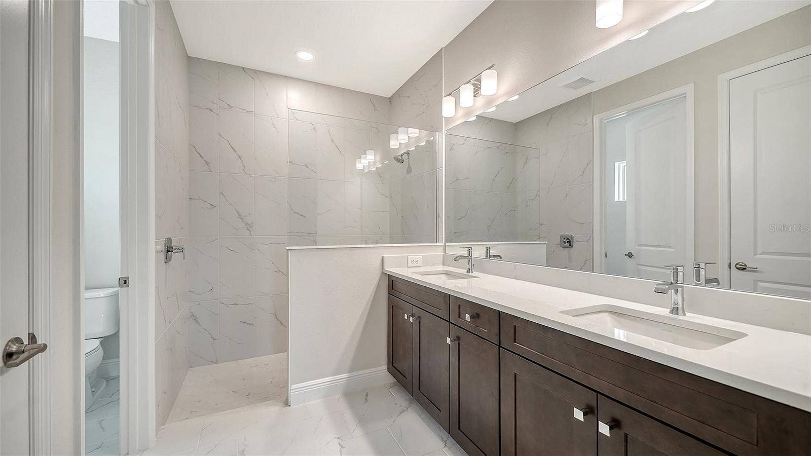 8472 ANTHIRIUM LOOP, Sarasota, FL 34240 8472 ANTHIRIUM LOOP, Sarasota, FL 34240
