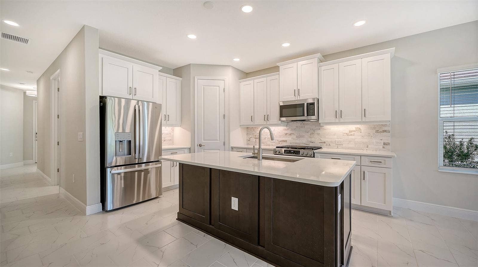 8472 ANTHIRIUM LOOP, Sarasota, FL 34240 8472 ANTHIRIUM LOOP, Sarasota, FL 34240