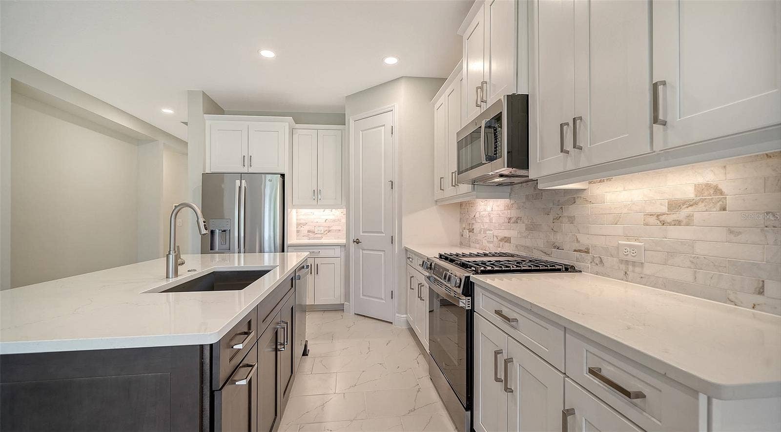 8472 ANTHIRIUM LOOP, Sarasota, FL 34240 8472 ANTHIRIUM LOOP, Sarasota, FL 34240