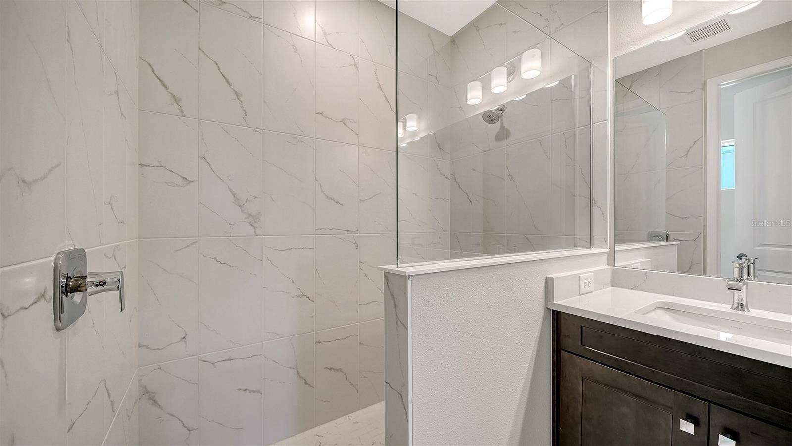 8472 ANTHIRIUM LOOP, Sarasota, FL 34240 8472 ANTHIRIUM LOOP, Sarasota, FL 34240