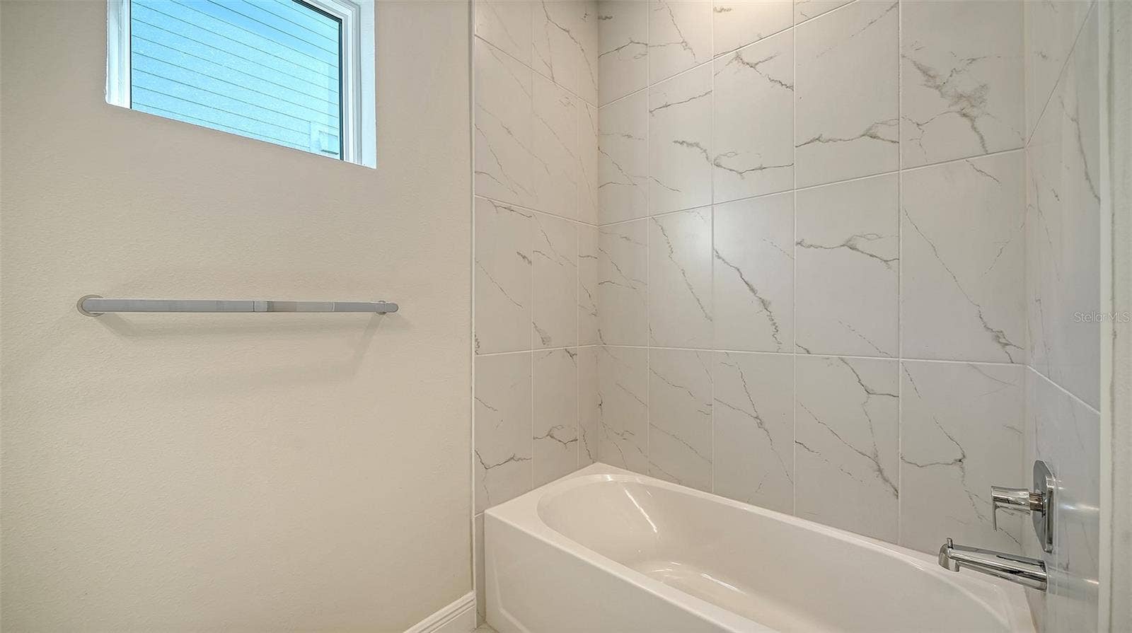8472 ANTHIRIUM LOOP, Sarasota, FL 34240 8472 ANTHIRIUM LOOP, Sarasota, FL 34240