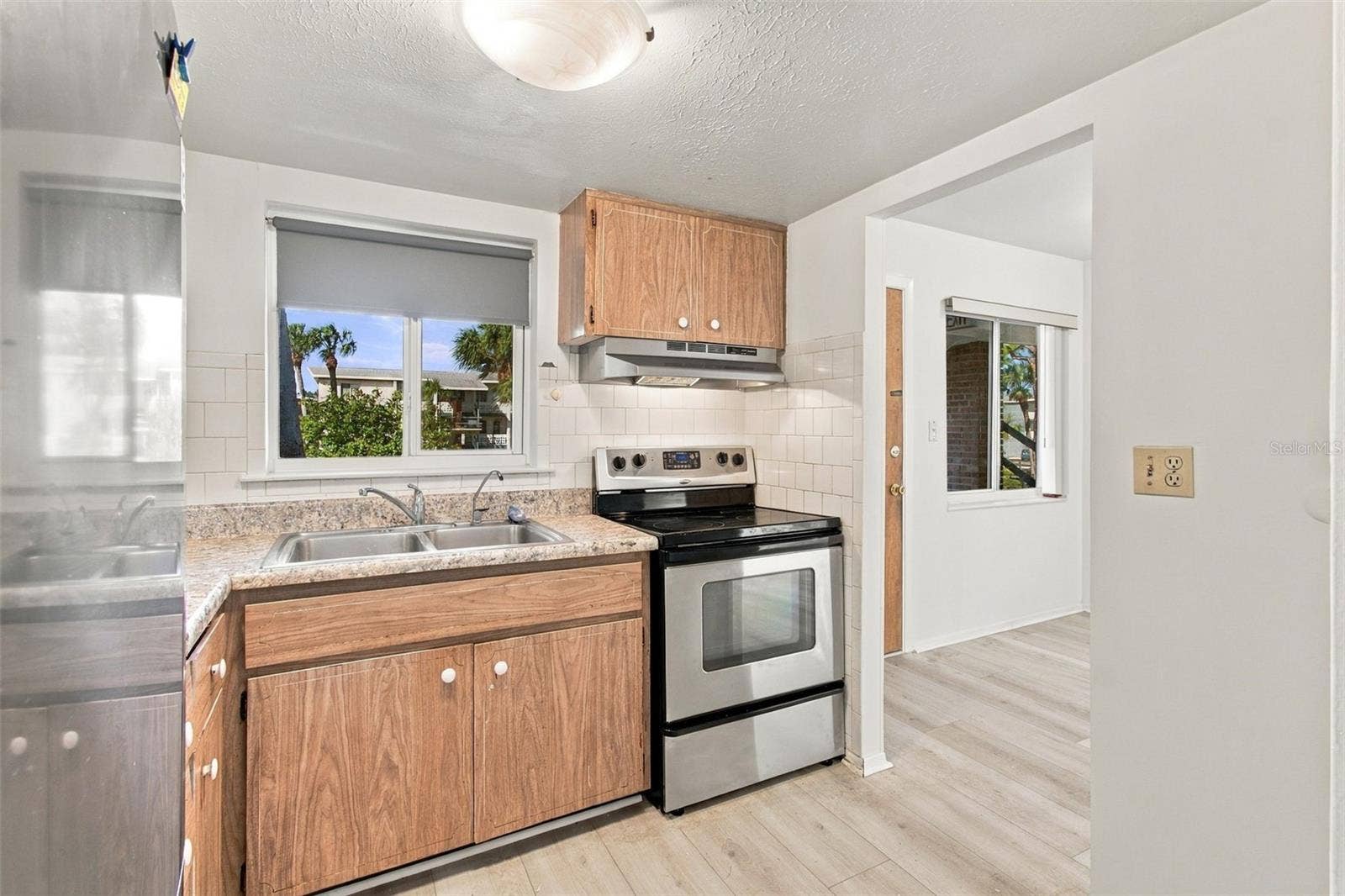 5929 17TH STREET W, #A22, Bradenton, FL 34207 Stainless appliances