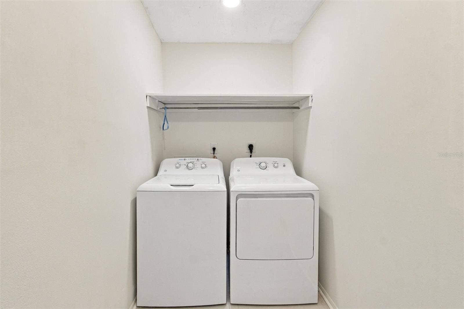 5929 17TH STREET W, #A22, Bradenton, FL 34207 Washer dryer included.
