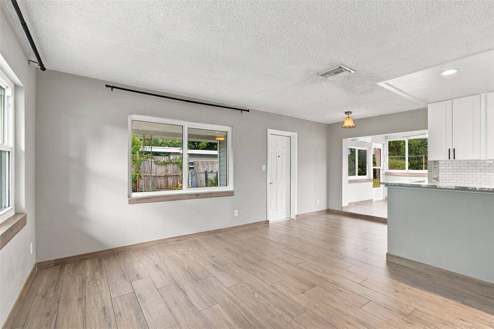 2315 AMHERST AVENUE, Bradenton, FL 34207 2315 AMHERST AVENUE, Bradenton, FL 34207