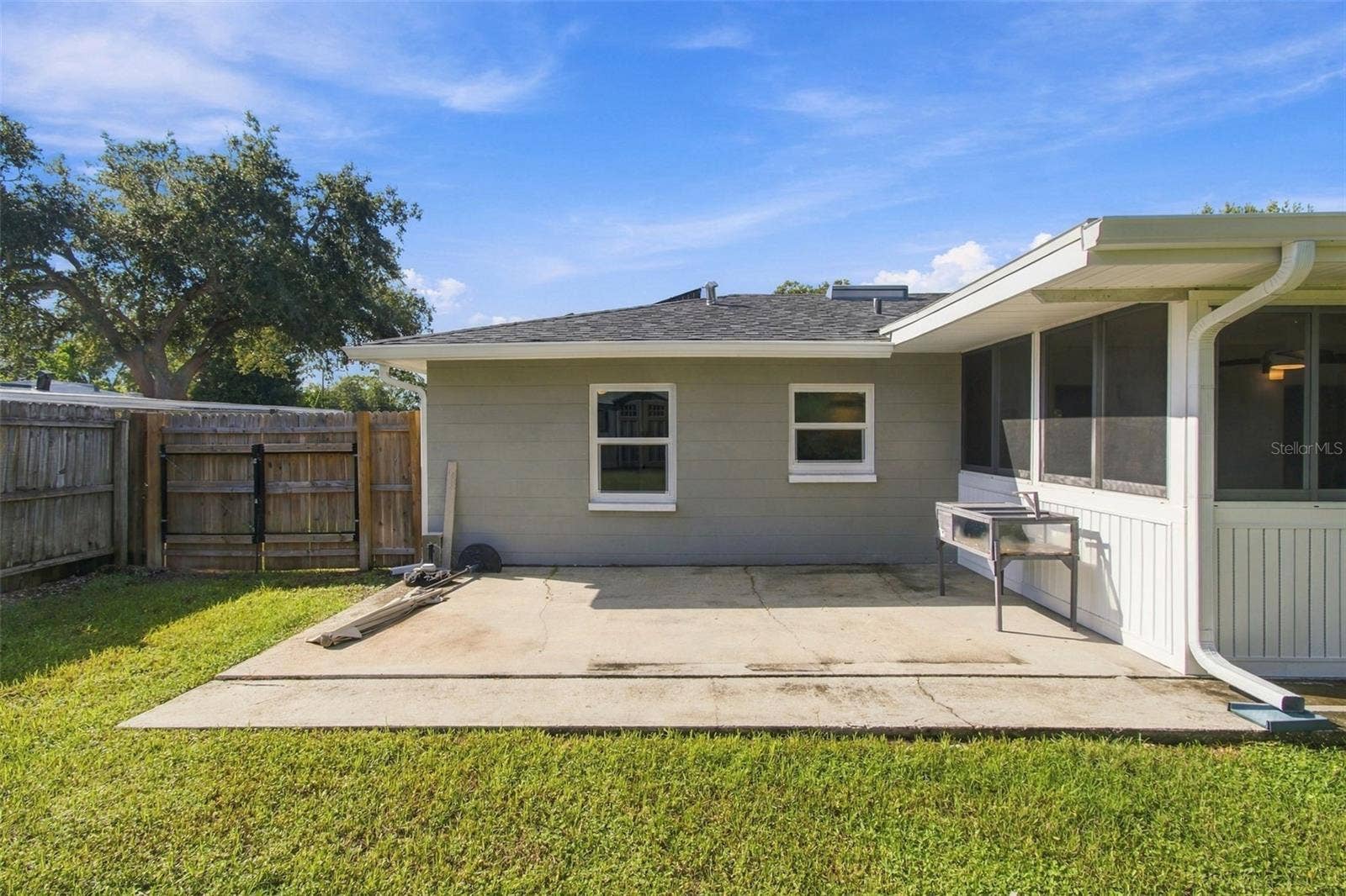 2315 AMHERST AVENUE, Bradenton, FL 34207 2315 AMHERST AVENUE, Bradenton, FL 34207