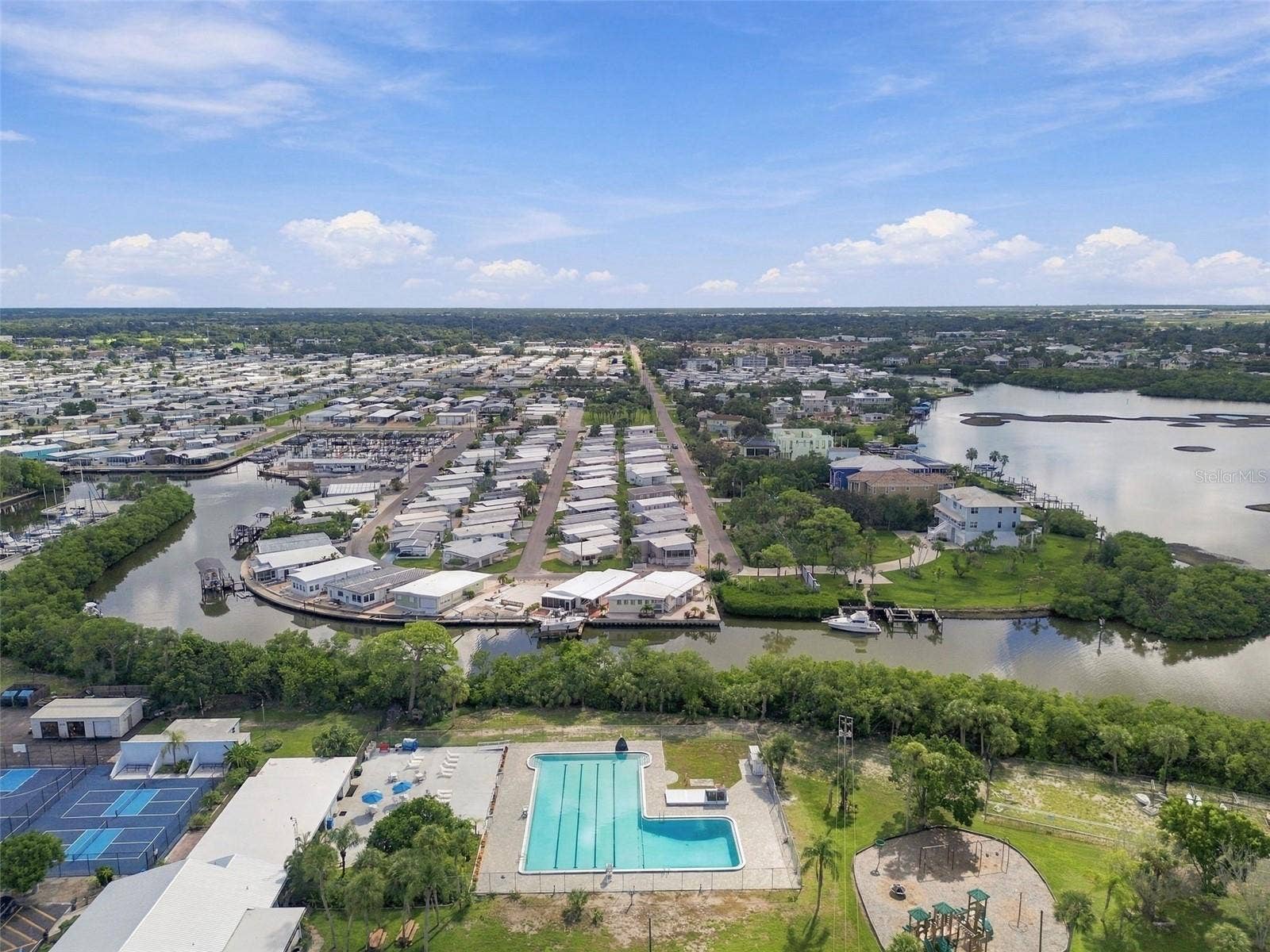 2315 AMHERST AVENUE, Bradenton, FL 34207 2315 AMHERST AVENUE, Bradenton, FL 34207