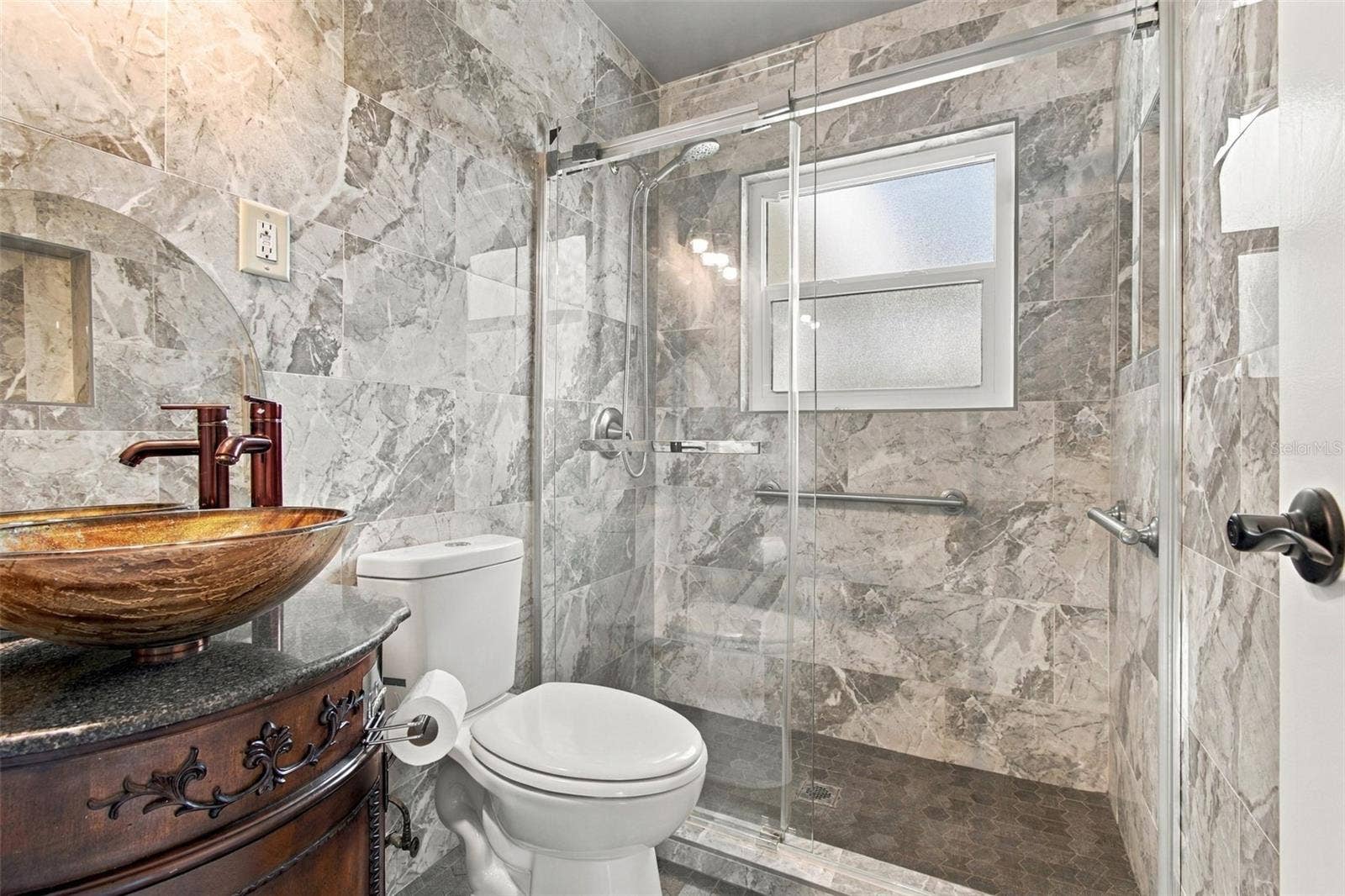 2315 AMHERST AVENUE, Bradenton, FL 34207 2315 AMHERST AVENUE, Bradenton, FL 34207