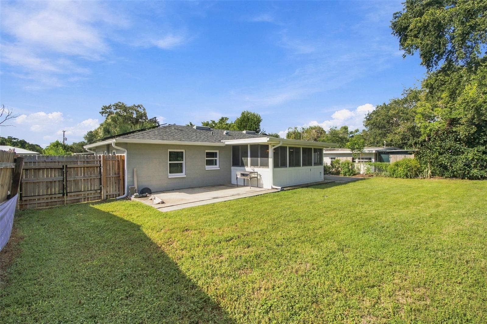 2315 AMHERST AVENUE, Bradenton, FL 34207 2315 AMHERST AVENUE, Bradenton, FL 34207